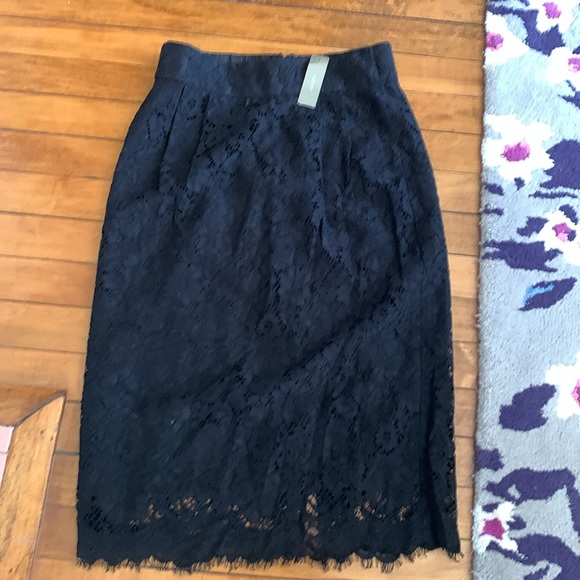 Crew lace pencil skirt. NWT . Retail 98 - Picture 3 of 6